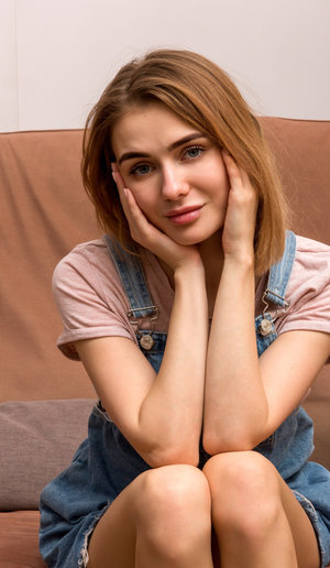 Natural redheads Kendra James & Karlie Montana hookup for lesbian sex